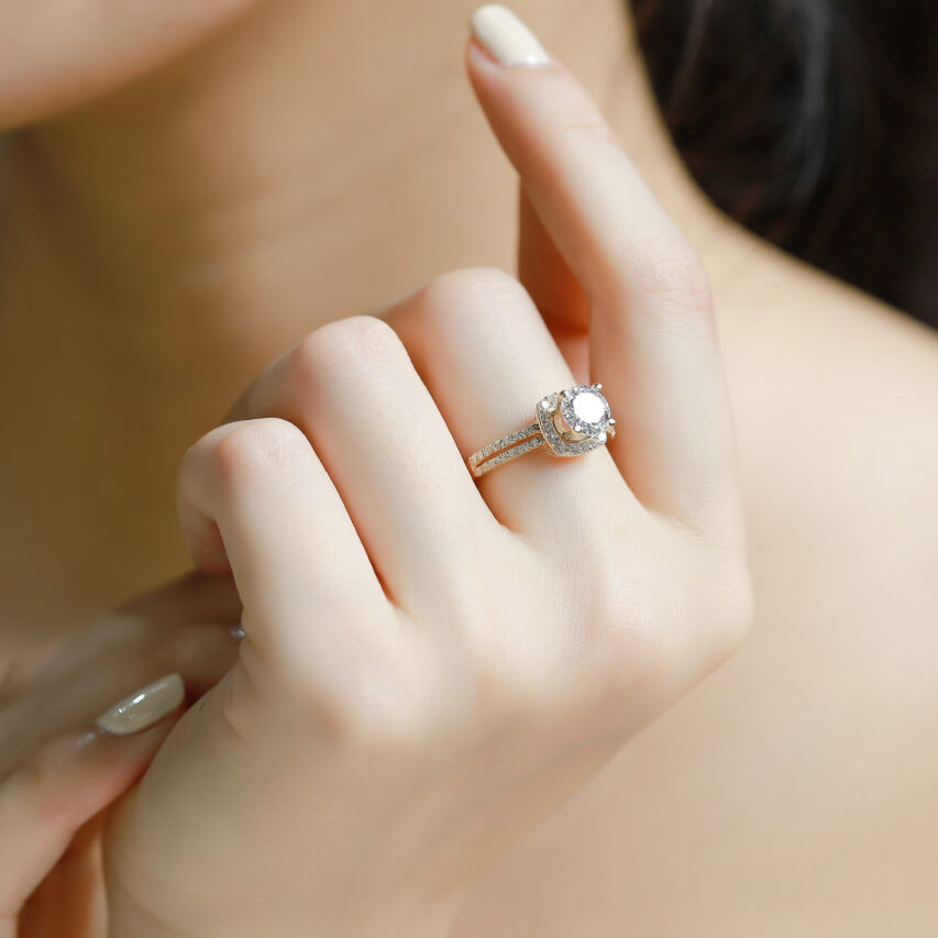 Nhẫn vàng hòa quyện kiêu sa