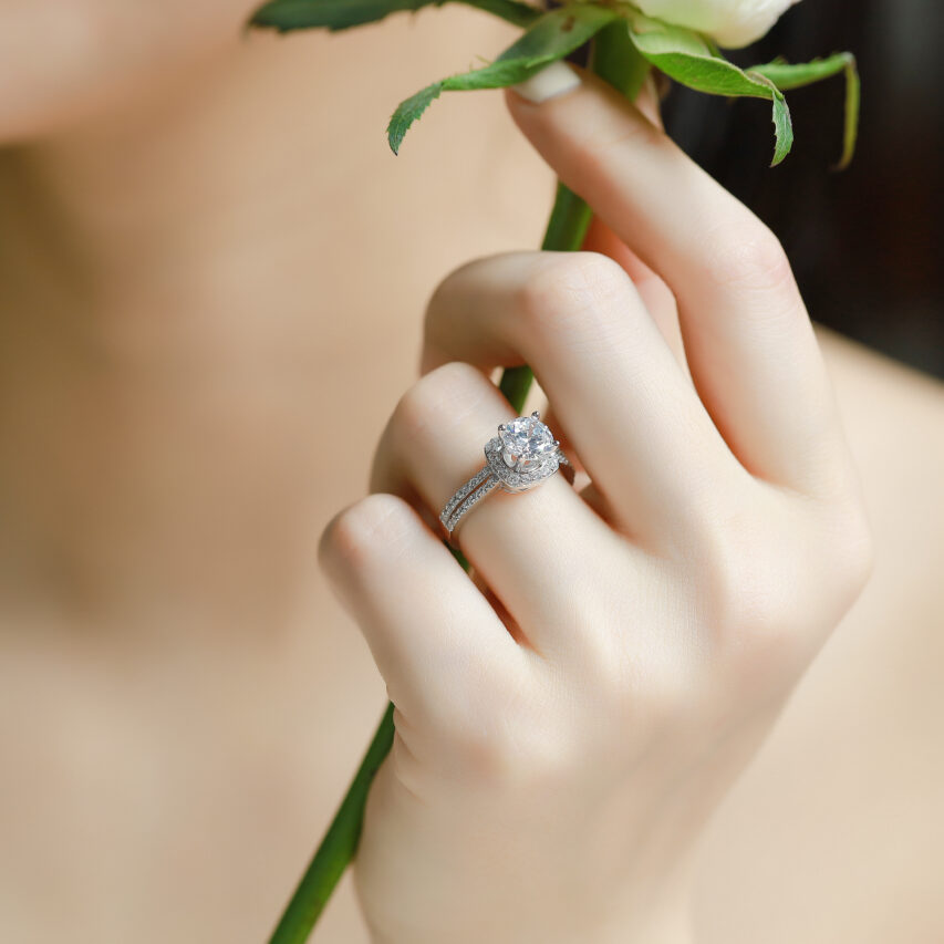 Nhẫn vàng hòa quyện kiêu sa